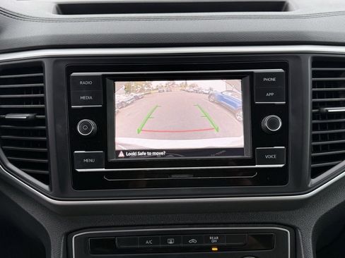 Used 2021 Volkswagen Atlas S image 19