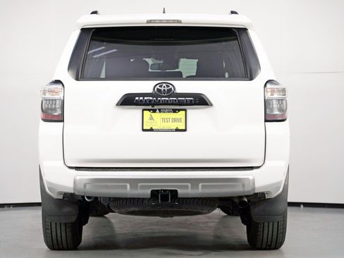 Used 2022 Toyota 4Runner TRD Off-Road Premium image 10