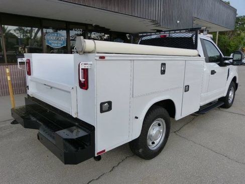 Used 2019 Ford F250 XL w/ Power Equipment Group RWD image 5