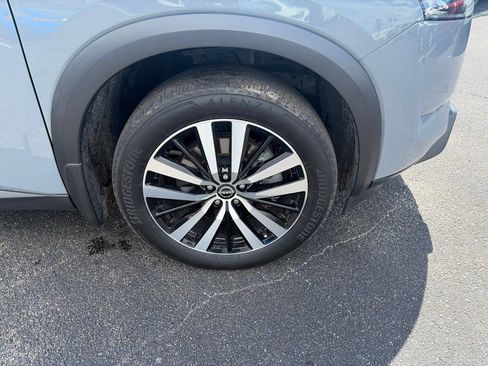 Used 2024 Nissan Pathfinder Platinum w/ Cargo Package FWD image 9