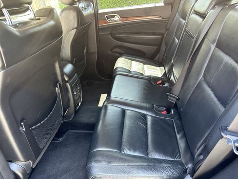 Used 2013 Jeep Grand Cherokee Limited image 12