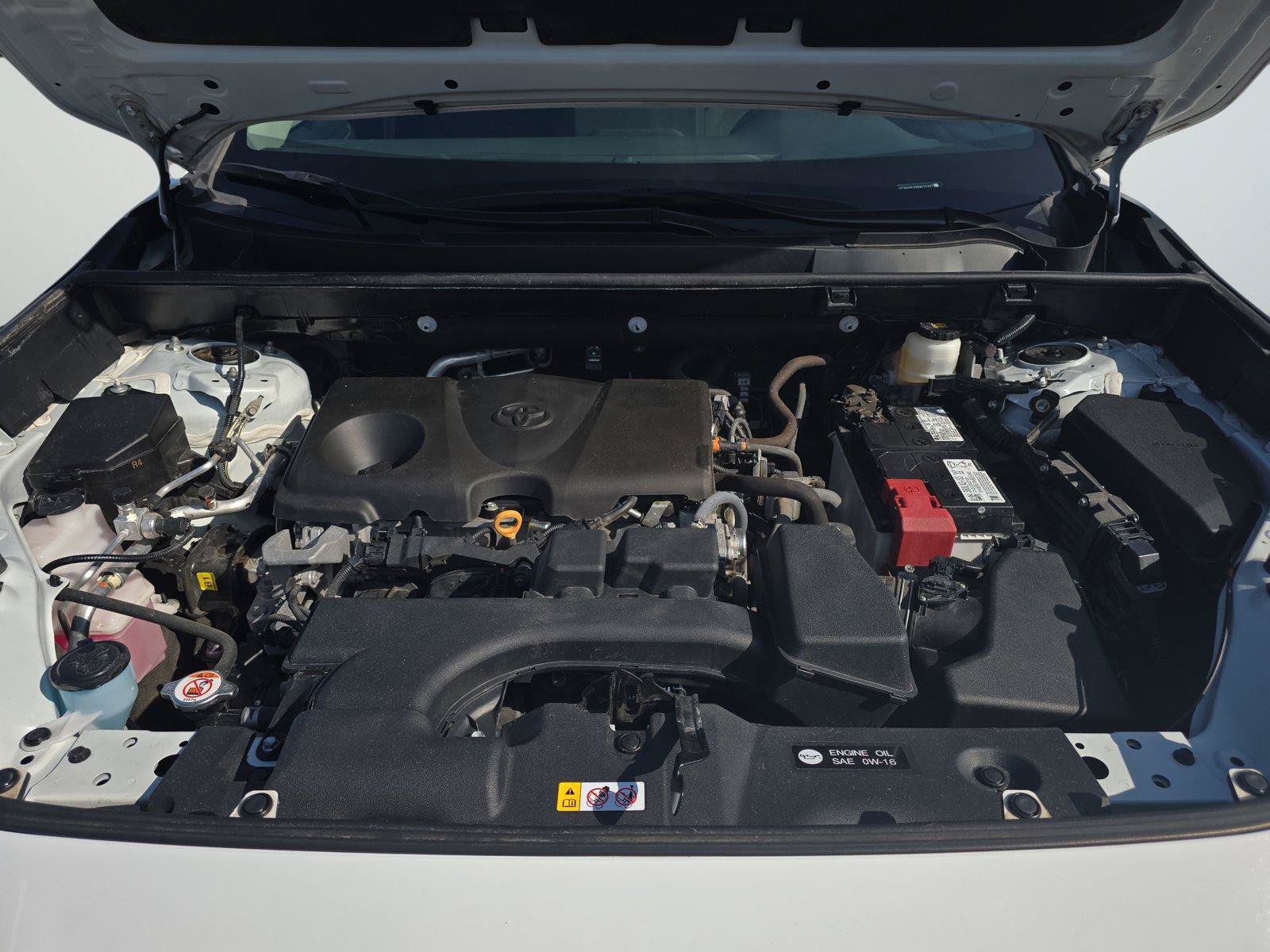 Used 2022 Toyota RAV4 XLE w/ XLE Grade Weather Package FWD image 28