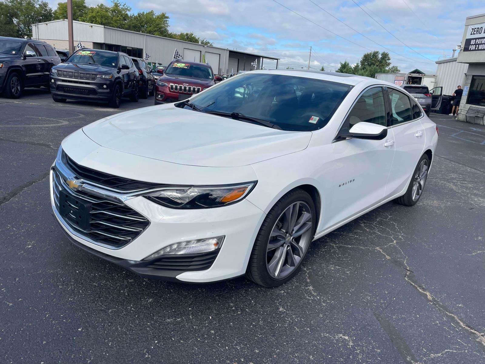 Used 2023 Chevrolet Malibu LT w/ Driver Confidence Package FWD image 3