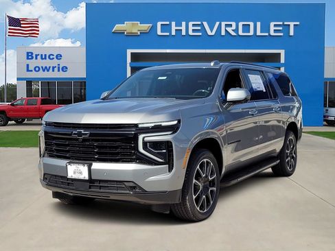 New 2026 Chevrolet Suburban RST w/ RST Capability Package AWD/4WD image 1
