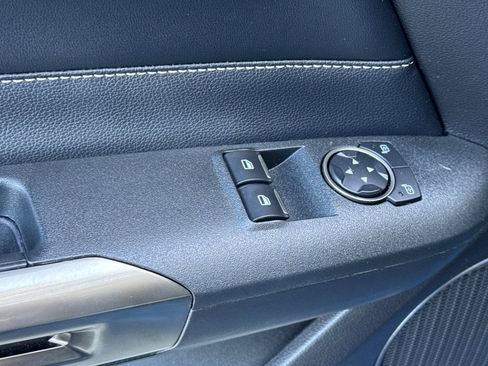 Used 2021 Ford Mustang Shelby GT500 w/ Technology Package RWD image 12
