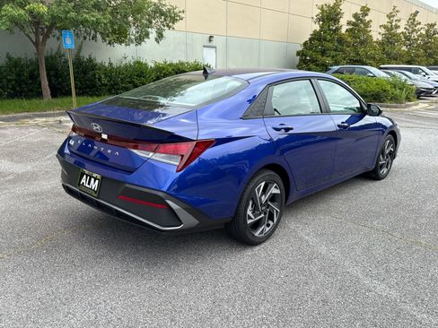 Certified 2025 Hyundai Elantra Sport image 5