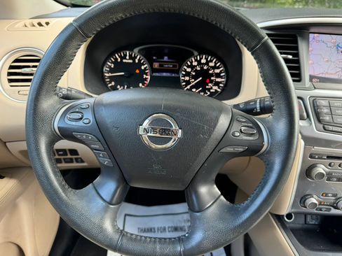 Used 2018 Nissan Pathfinder SL FWD image 13