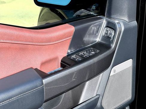 Used 2022 Ford F150 Lariat image 7