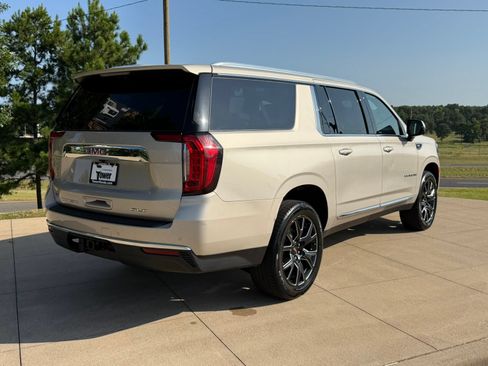 Used 2023 GMC Yukon XL SLT w/ SLT Luxury Package RWD image 6