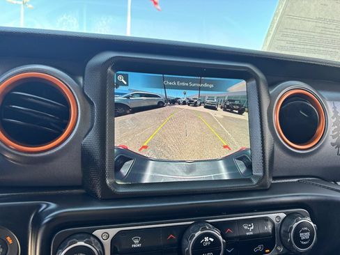 Used 2023 Jeep Gladiator Mojave w/ Trailer Tow Package AWD/4WD image 24