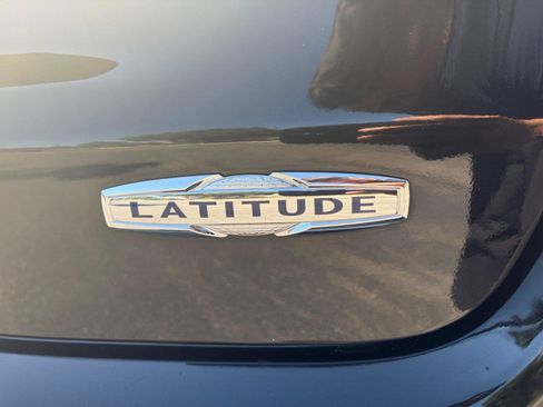 Used 2024 Jeep Compass Latitude AWD/4WD image 25