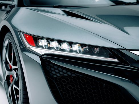 Used 2017 Acura NSX image 9