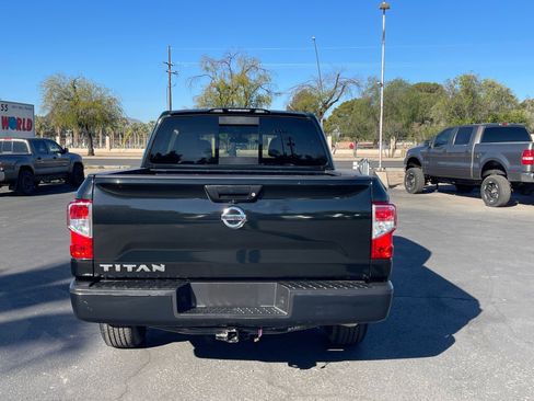 Used 2019 Nissan Titan S image 4