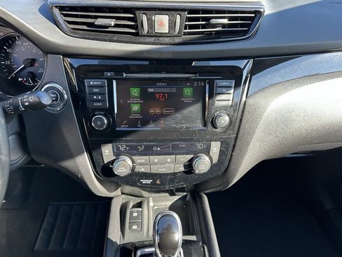 Used 2021 Nissan Rogue Sport SL w/ Premium Package image 26