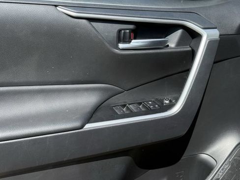 Used 2025 Toyota RAV4 XLE FWD image 25