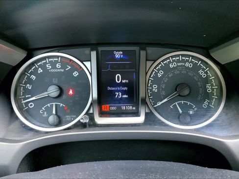 Used 2020 Toyota Tacoma SR5 image 25