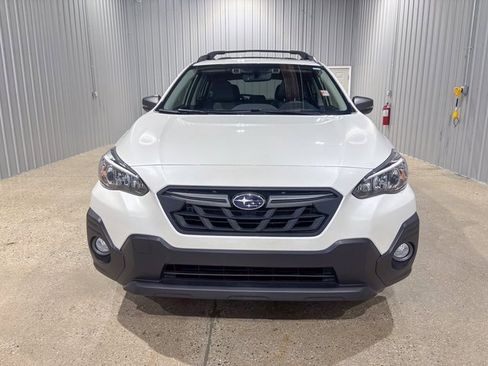 Used 2022 Subaru Crosstrek 2.5i Sport w/ Moonroof Package image 3