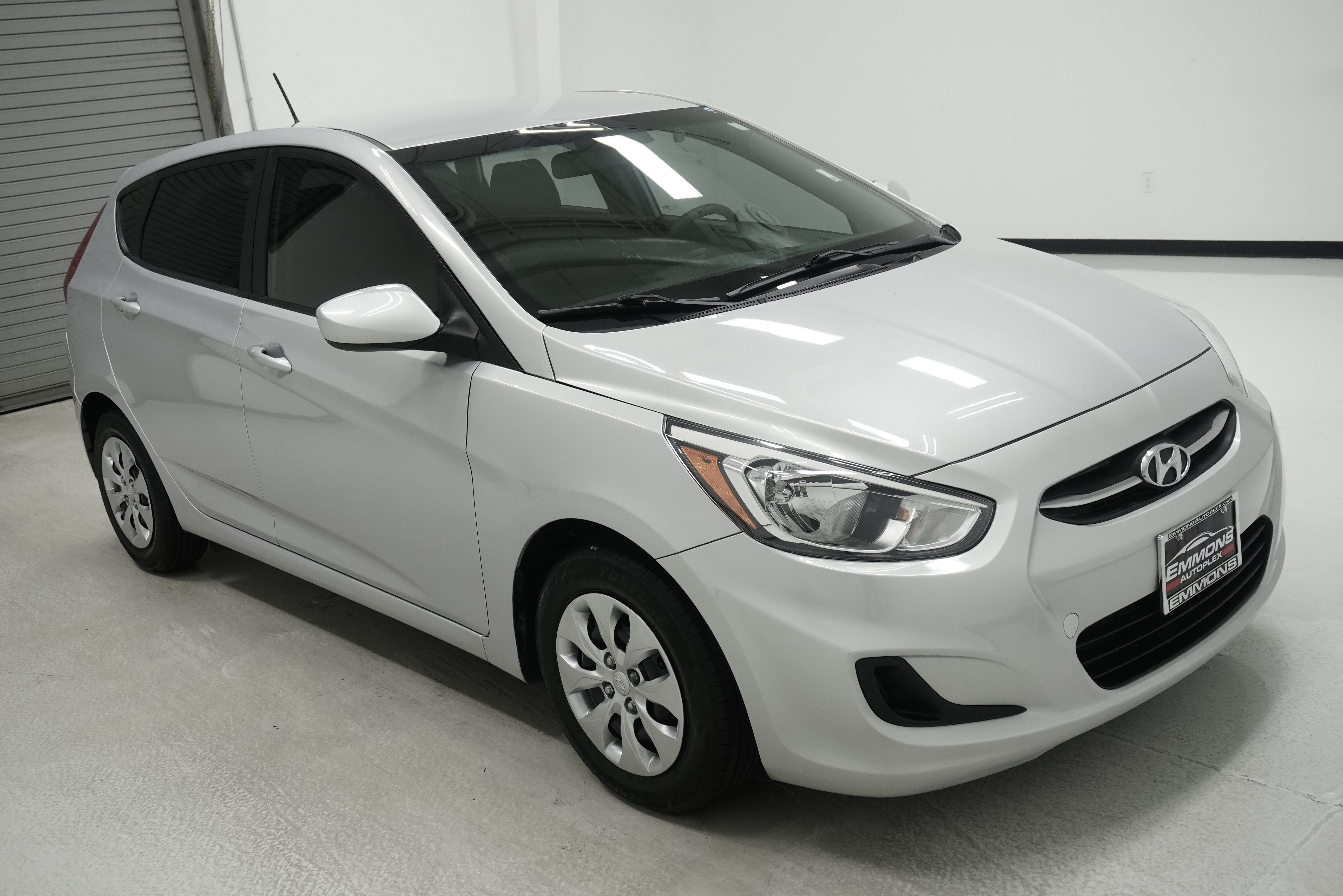 Used 2017 Hyundai Accent SE FWD image 3
