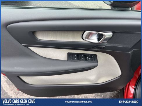 Used 2023 Volvo XC40 B5 Plus w/ Climate Package image 14