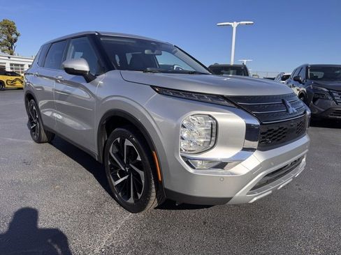 Used 2024 Mitsubishi Outlander SE image 7