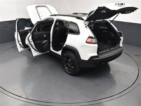 Used 2022 Jeep Cherokee Latitude w/ Sun & Sound Group image 28