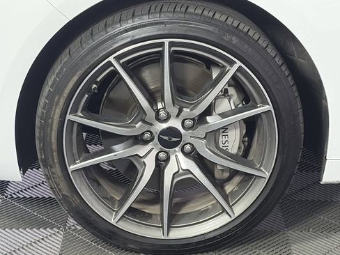 Used 2025 Genesis G70 2.5T AWD/4WD image 9