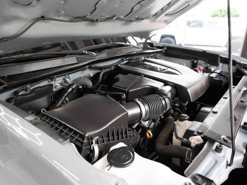 Used 2021 Toyota Tacoma SR5 AWD/4WD image 31