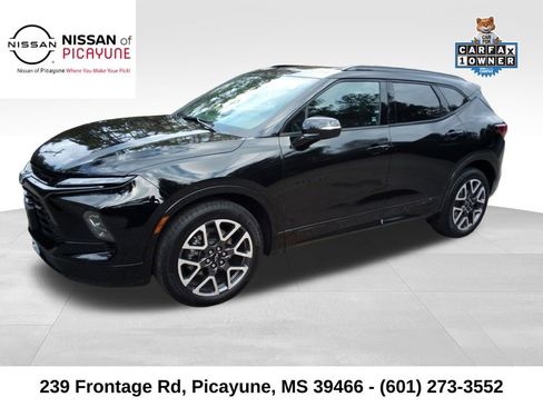 Used 2025 Chevrolet Blazer RS image 1