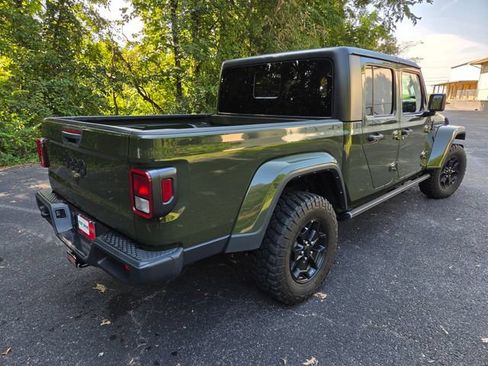 Used 2023 Jeep Gladiator Mojave AWD/4WD image 7