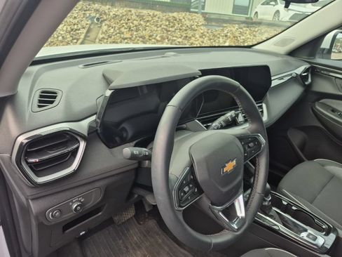 Used 2026 Chevrolet TrailBlazer LT w/ LT Cold Weather Package AWD/4WD image 10