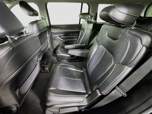 Used 2023 Jeep Grand Cherokee L Limited image 25