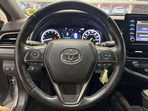 Used 2022 Toyota Camry SE image 17