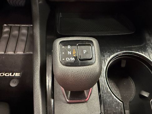 Used 2024 Nissan Rogue S FWD image 21