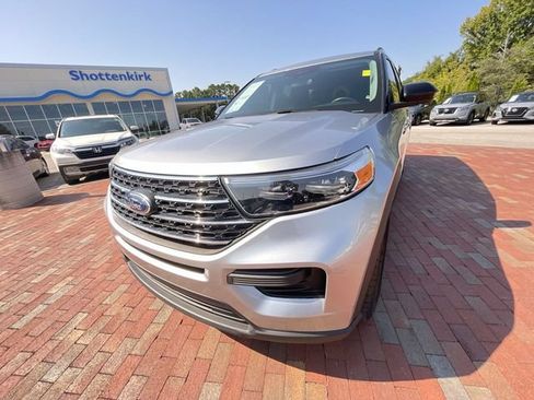 Used 2023 Ford Explorer XLT RWD image 28