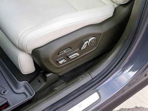 Used 2024 Hyundai Santa Fe Calligraphy image 8