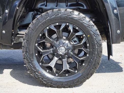 Used 2018 Toyota Tundra Platinum image 44