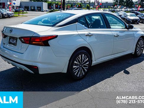 Used 2025 Nissan Altima 2.5 SV FWD image 5