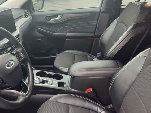 Used 2023 Ford Escape SE FWD image 11
