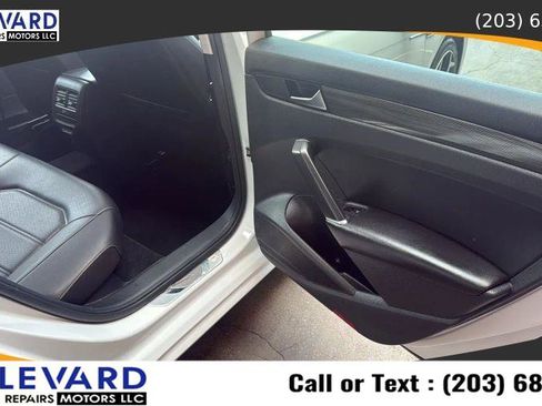 Used 2020 Volkswagen Passat 2.0T R-Line FWD image 33