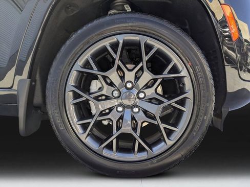 New 2025 Jeep Grand Cherokee Summit image 10