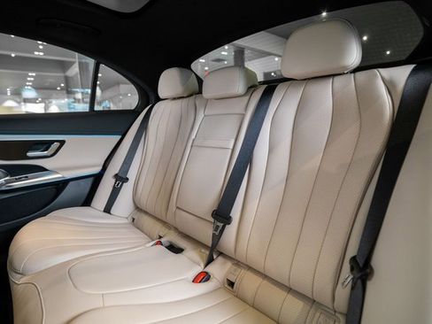 New 2026 Mercedes-Benz E 350 4MATIC Sedan image 30