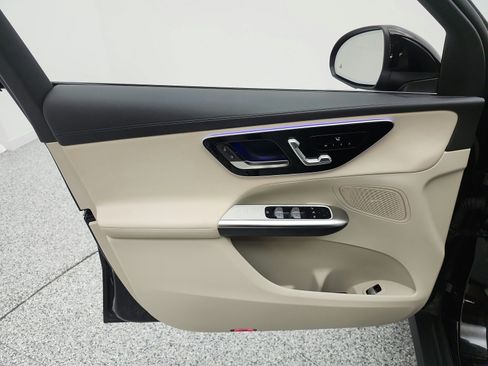 Used 2024 Mercedes-Benz GLC 300 4MATIC image 15