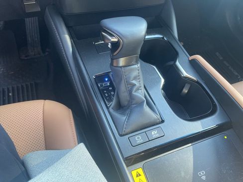 Used 2024 Lexus ES 300h w/ Premium Package FWD image 26