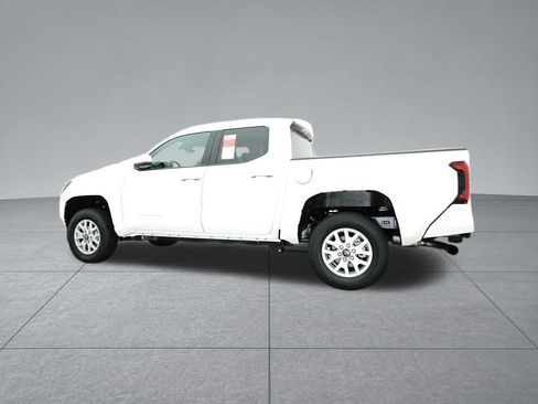 Used 2024 Toyota Tacoma SR5 AWD/4WD image 23