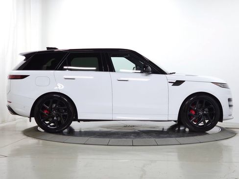 Used 2025 Land Rover Range Rover Sport Dynamic SE AWD/4WD image 11