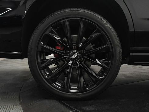 Used 2025 Cadillac Escalade V w/ LPO, ONYX Package image 39