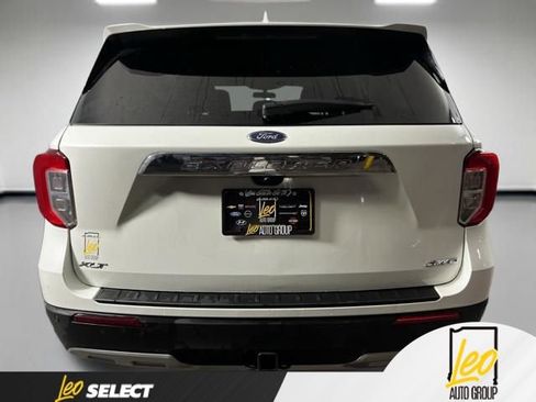 Used 2023 Ford Explorer XLT w/ Equipment Group 202A AWD/4WD image 7