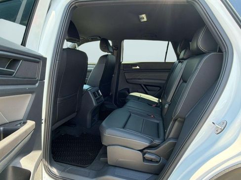 Certified 2023 Volkswagen Atlas Cross Sport SE w/ Black Wheel Package AWD/4WD image 20