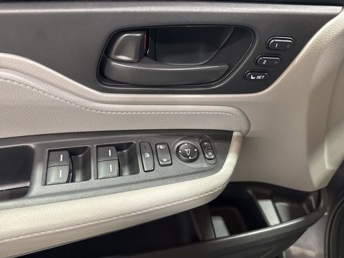 Used 2018 Honda Odyssey EX-L image 9