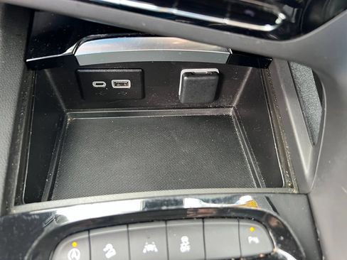 Used 2023 Buick Envision Essence AWD/4WD image 33
